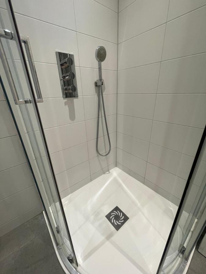 Chic 3 Bedroom Flat With Private Terrace In Holloway Near Finsbury Park لندن المظهر الخارجي الصورة
