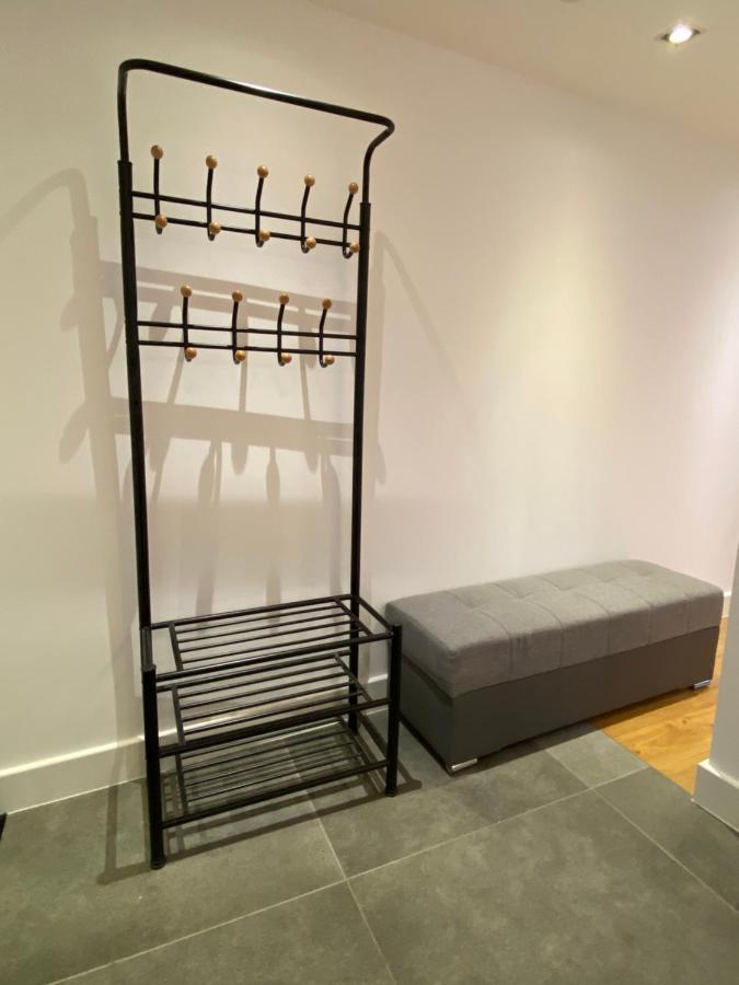 Chic 3 Bedroom Flat With Private Terrace In Holloway Near Finsbury Park لندن المظهر الخارجي الصورة