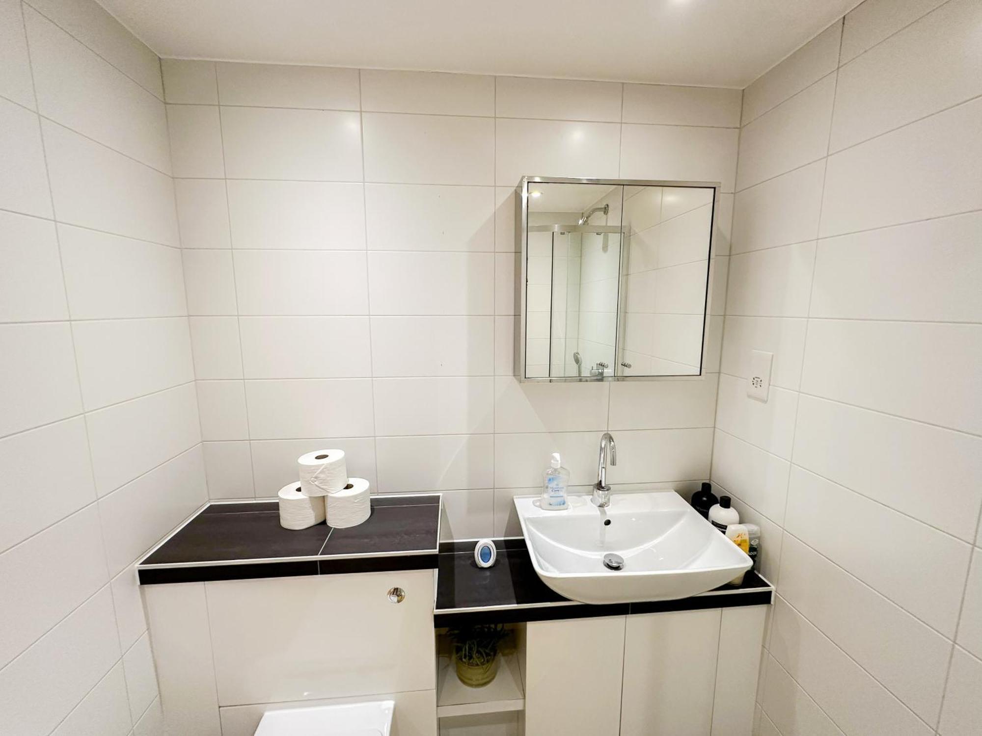 Chic 3 Bedroom Flat With Private Terrace In Holloway Near Finsbury Park لندن المظهر الخارجي الصورة