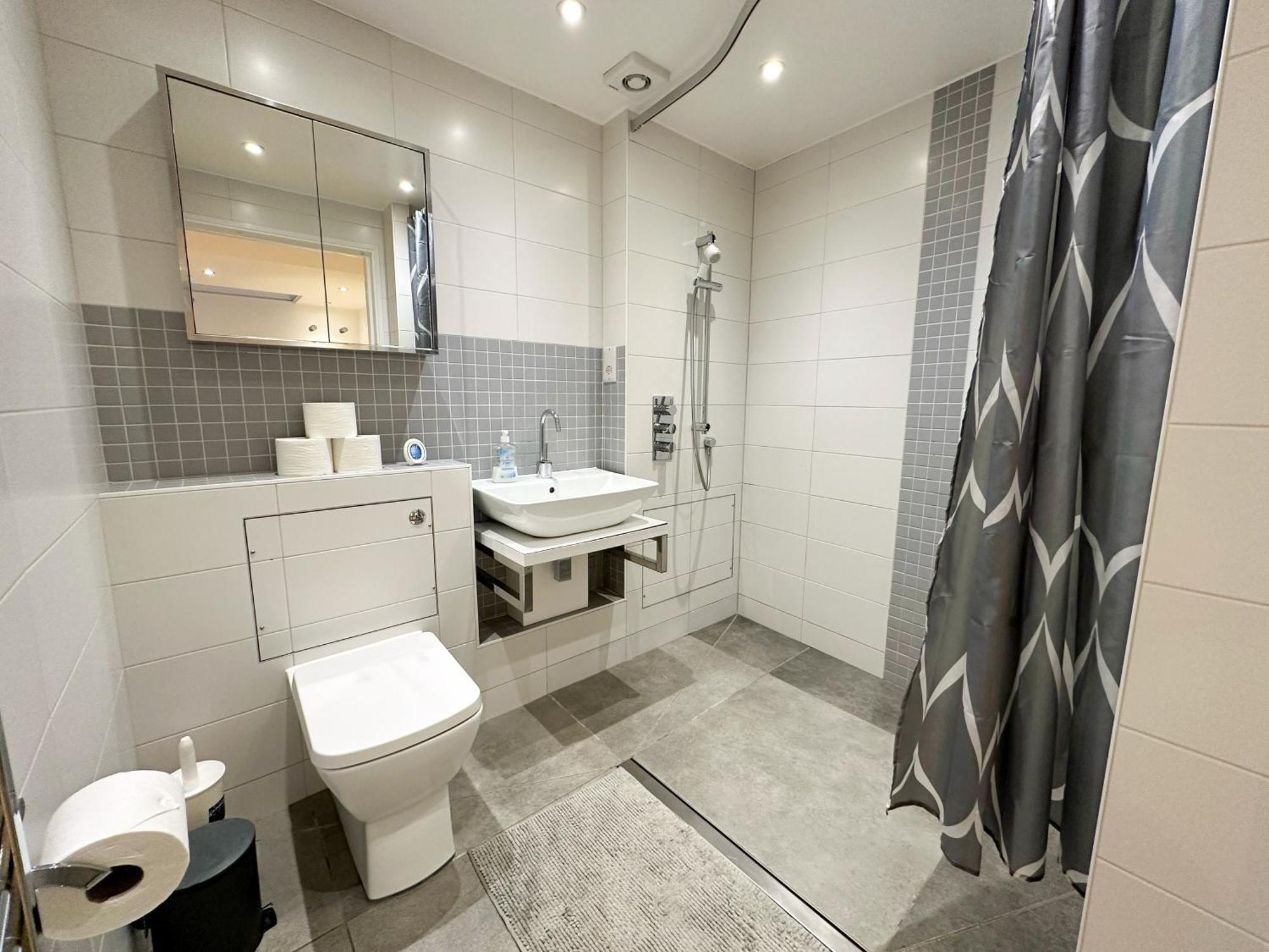 Chic 3 Bedroom Flat With Private Terrace In Holloway Near Finsbury Park لندن المظهر الخارجي الصورة