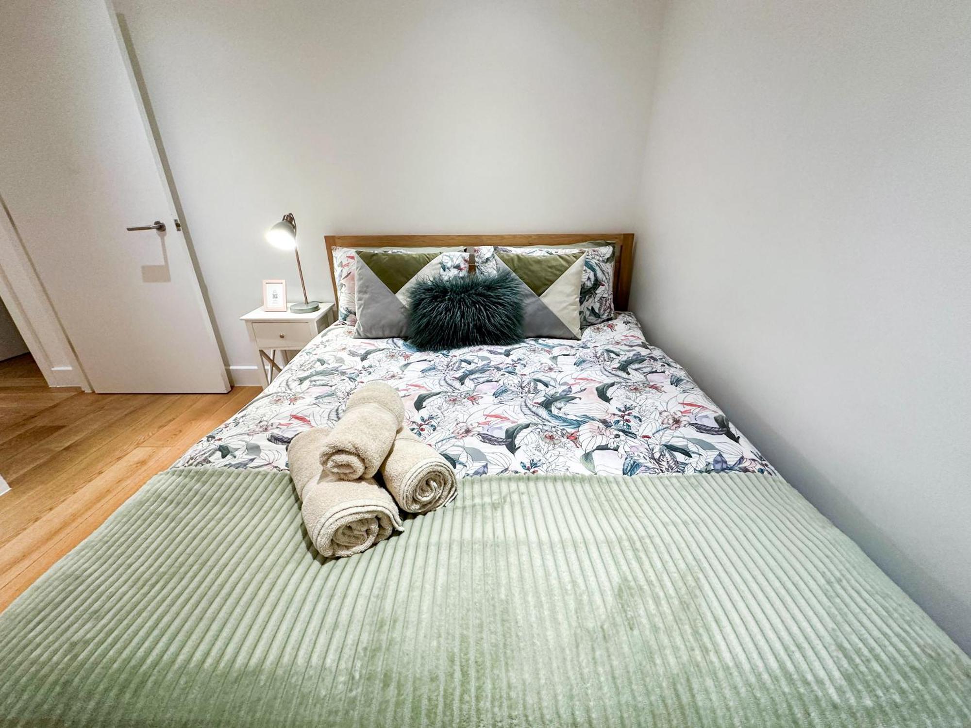 Chic 3 Bedroom Flat With Private Terrace In Holloway Near Finsbury Park لندن المظهر الخارجي الصورة