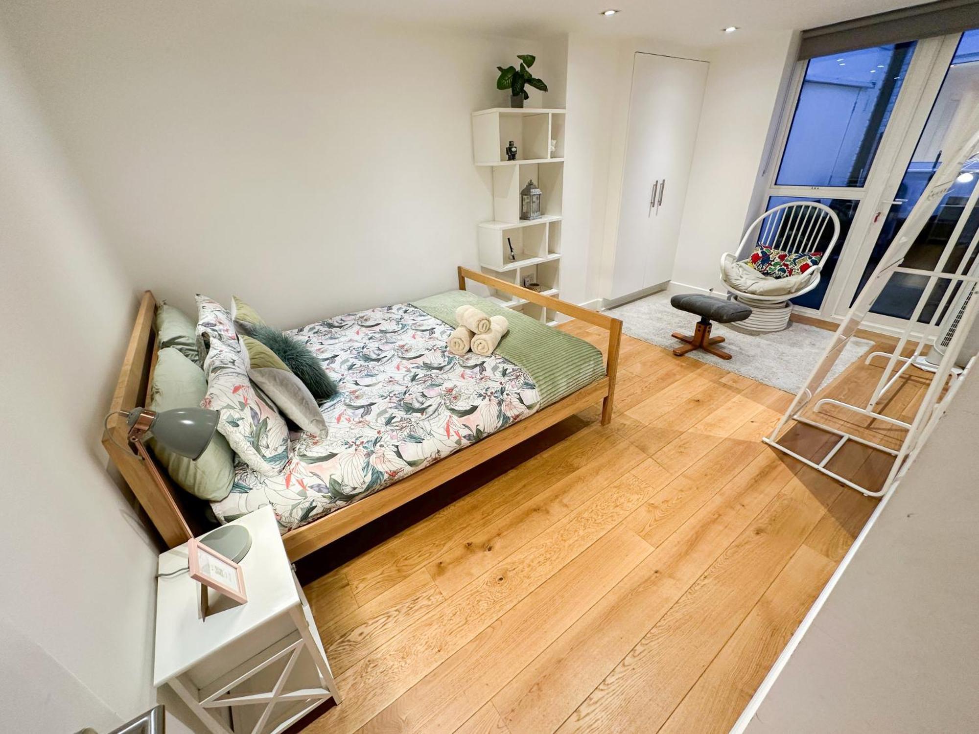 Chic 3 Bedroom Flat With Private Terrace In Holloway Near Finsbury Park لندن المظهر الخارجي الصورة
