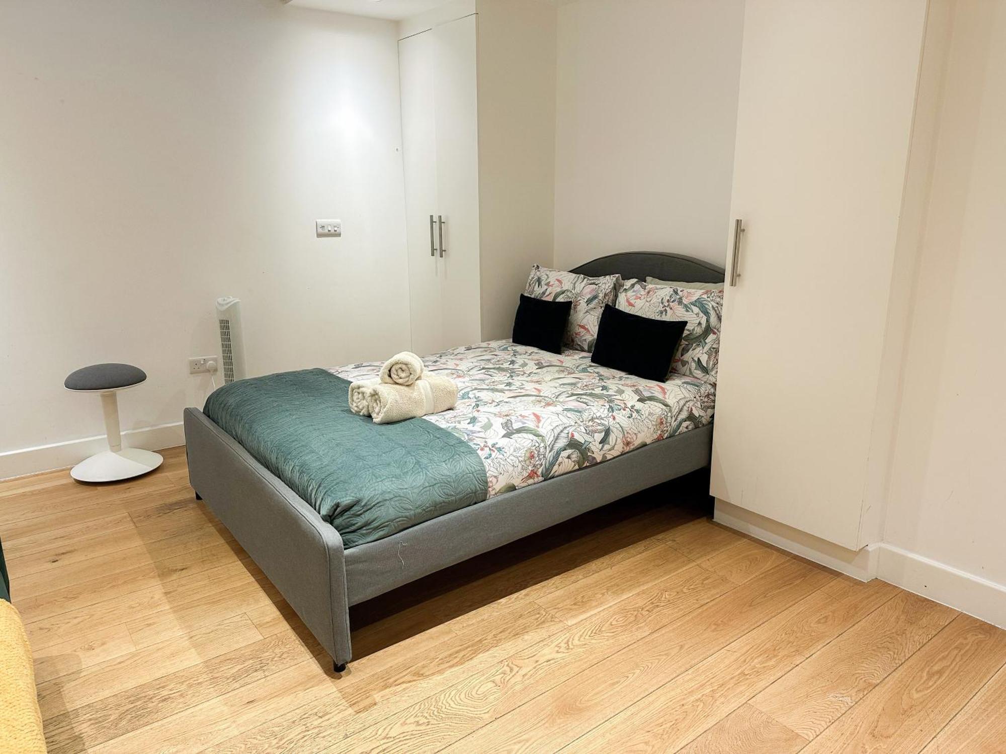 Chic 3 Bedroom Flat With Private Terrace In Holloway Near Finsbury Park لندن المظهر الخارجي الصورة