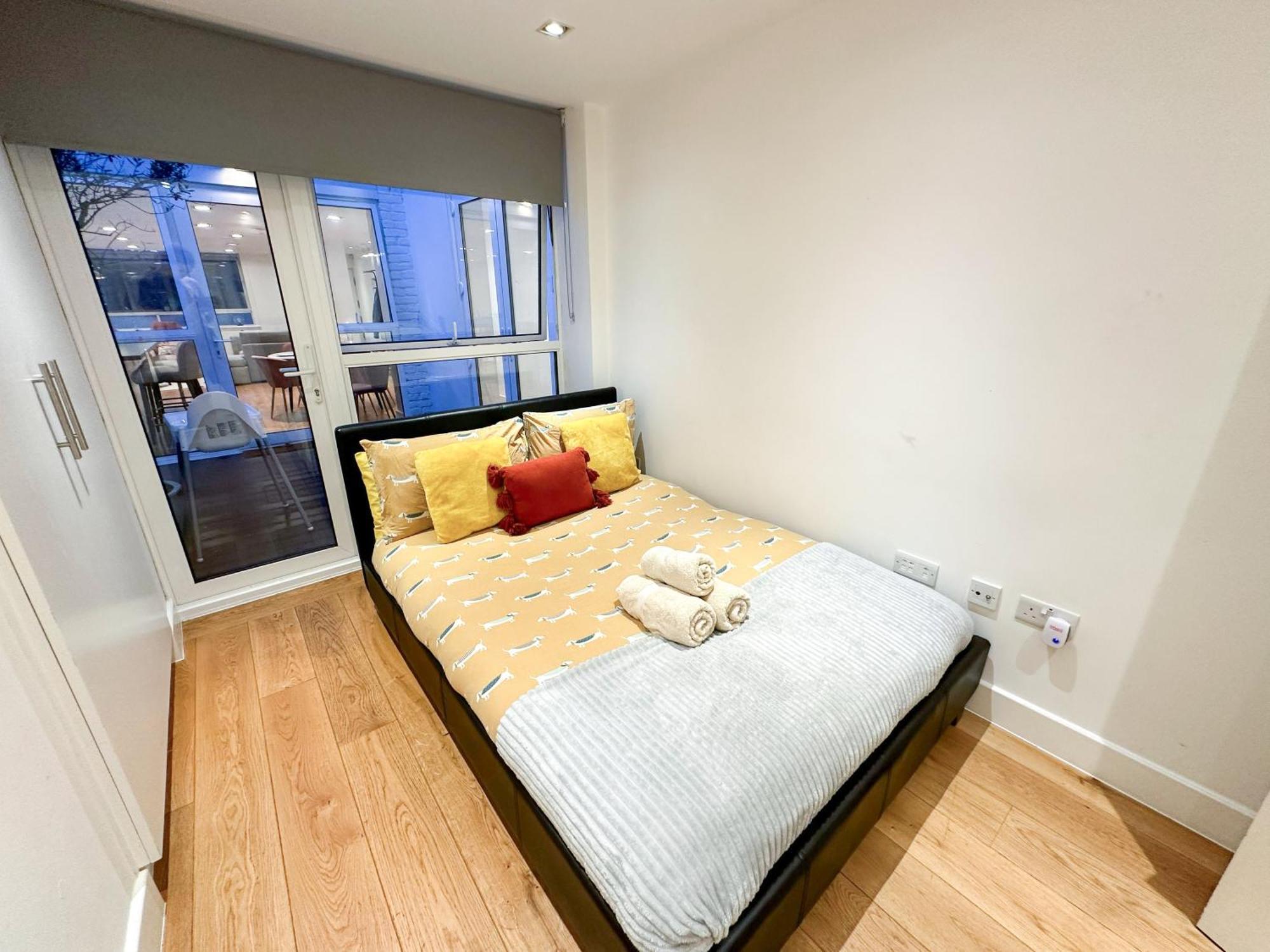 Chic 3 Bedroom Flat With Private Terrace In Holloway Near Finsbury Park لندن المظهر الخارجي الصورة