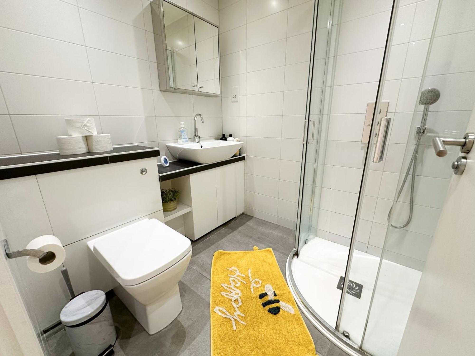 Chic 3 Bedroom Flat With Private Terrace In Holloway Near Finsbury Park لندن المظهر الخارجي الصورة