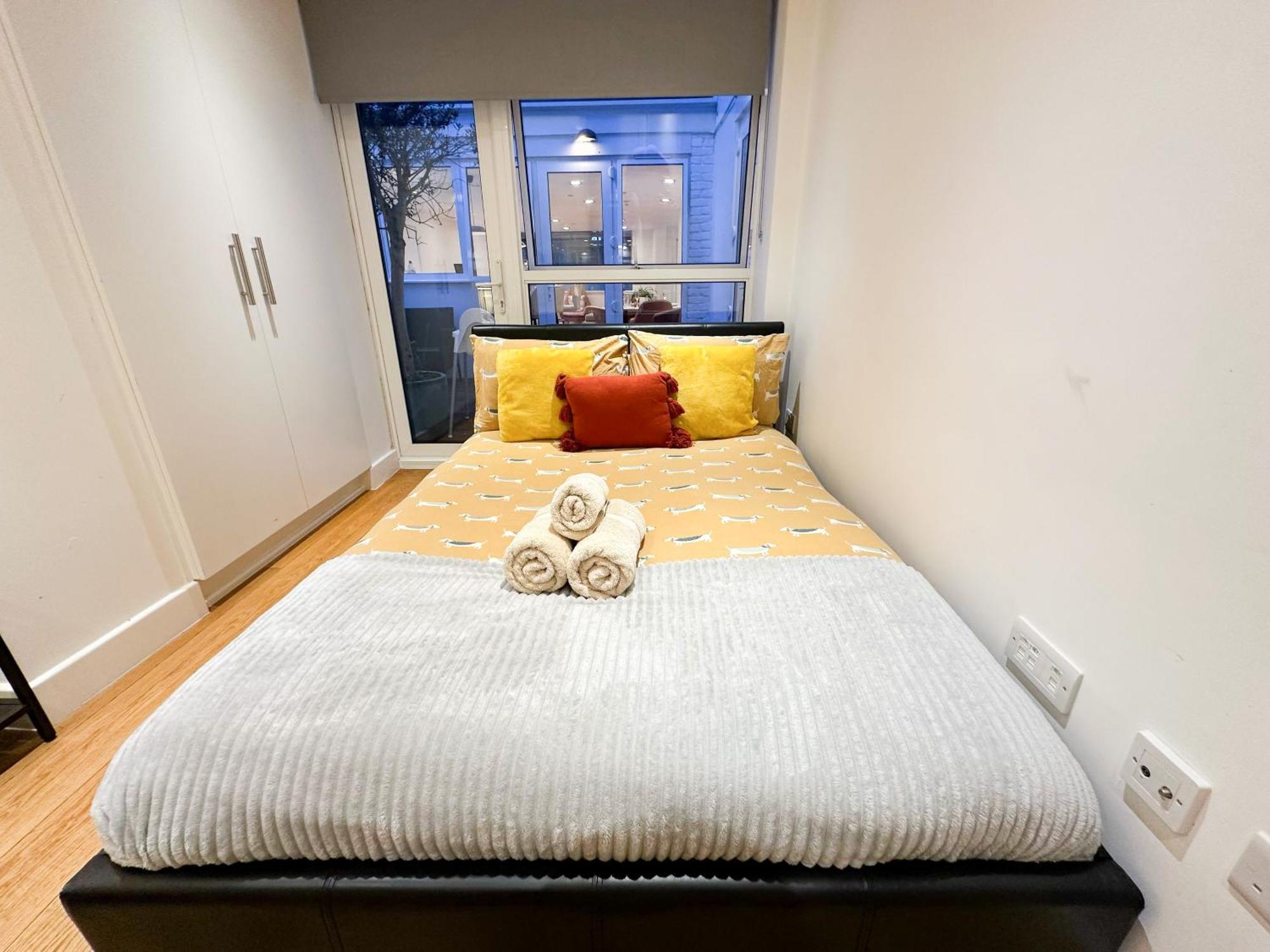 Chic 3 Bedroom Flat With Private Terrace In Holloway Near Finsbury Park لندن المظهر الخارجي الصورة