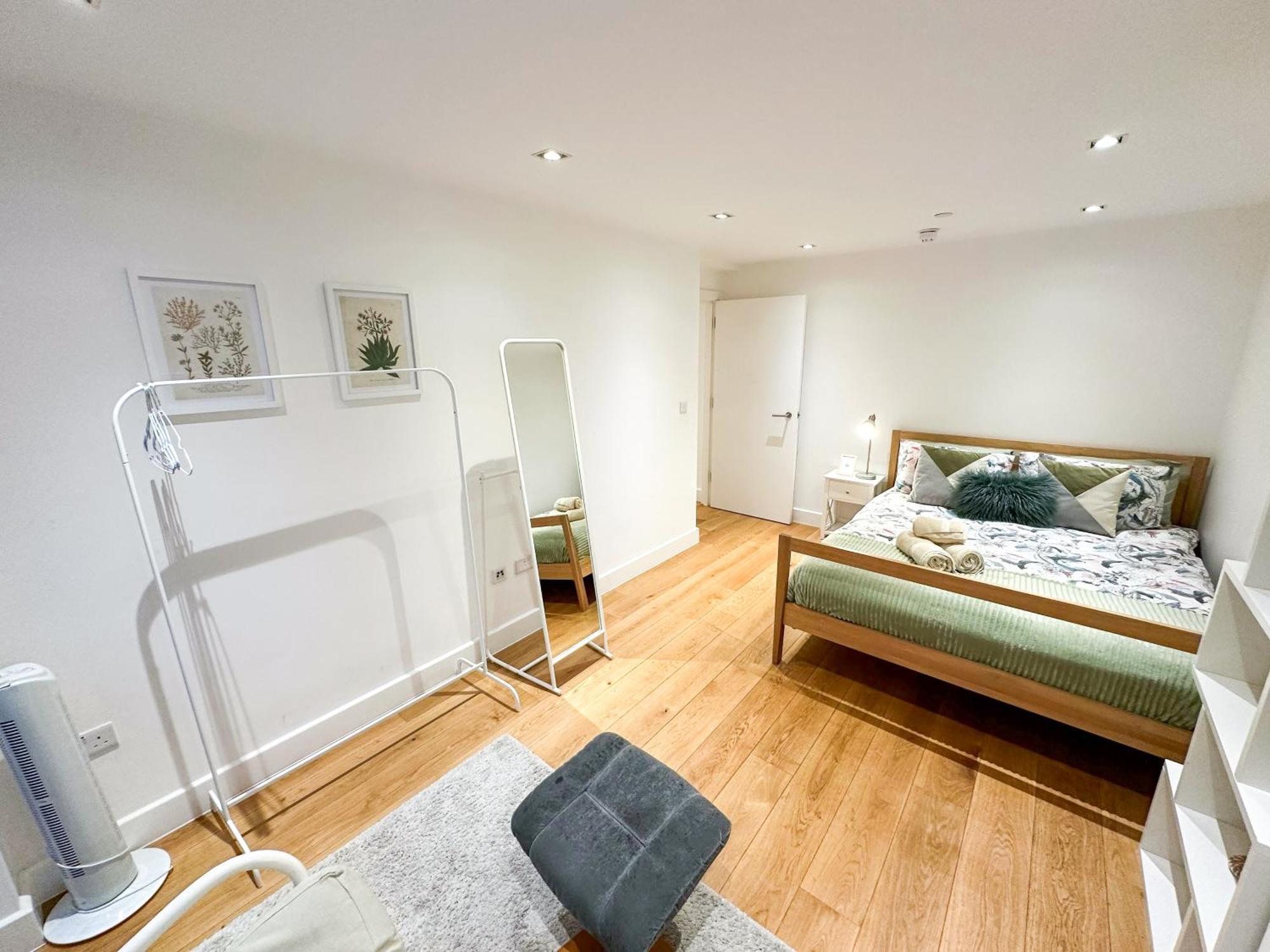 Chic 3 Bedroom Flat With Private Terrace In Holloway Near Finsbury Park لندن المظهر الخارجي الصورة