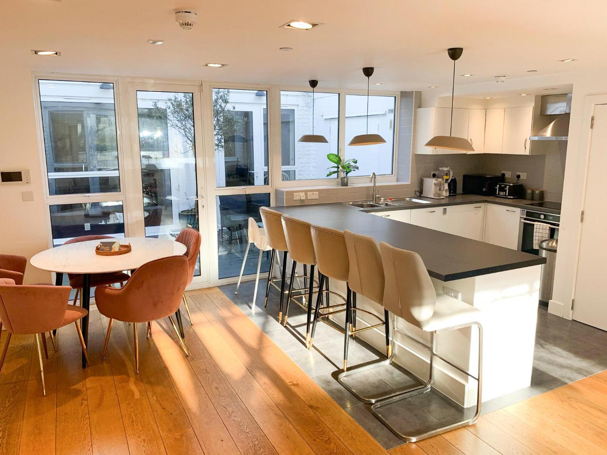 Chic 3 Bedroom Flat With Private Terrace In Holloway Near Finsbury Park لندن المظهر الخارجي الصورة