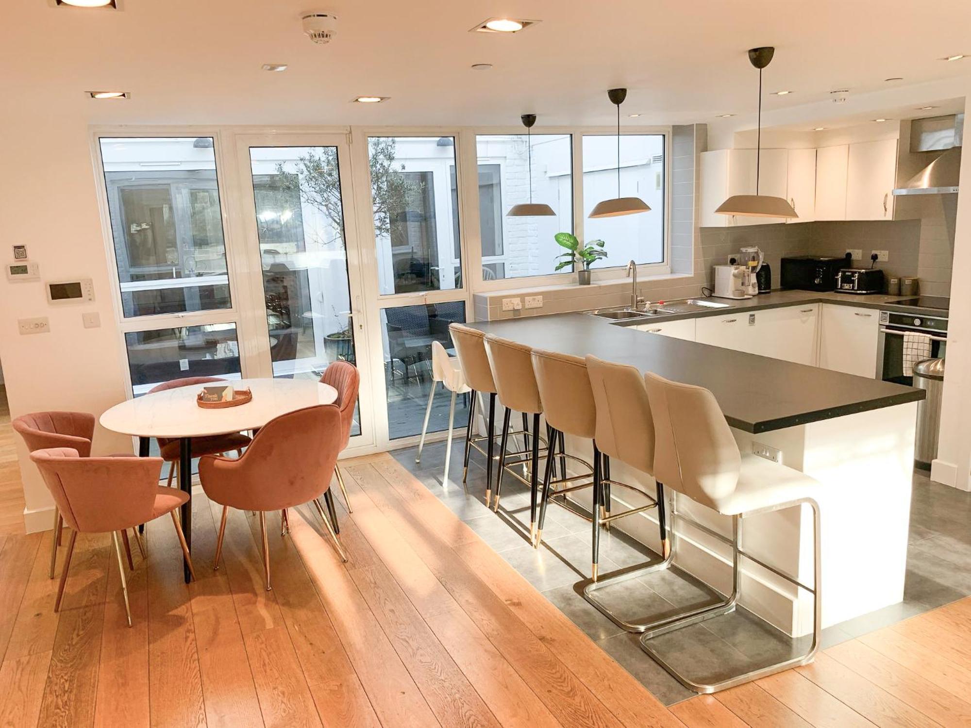Chic 3 Bedroom Flat With Private Terrace In Holloway Near Finsbury Park لندن المظهر الخارجي الصورة
