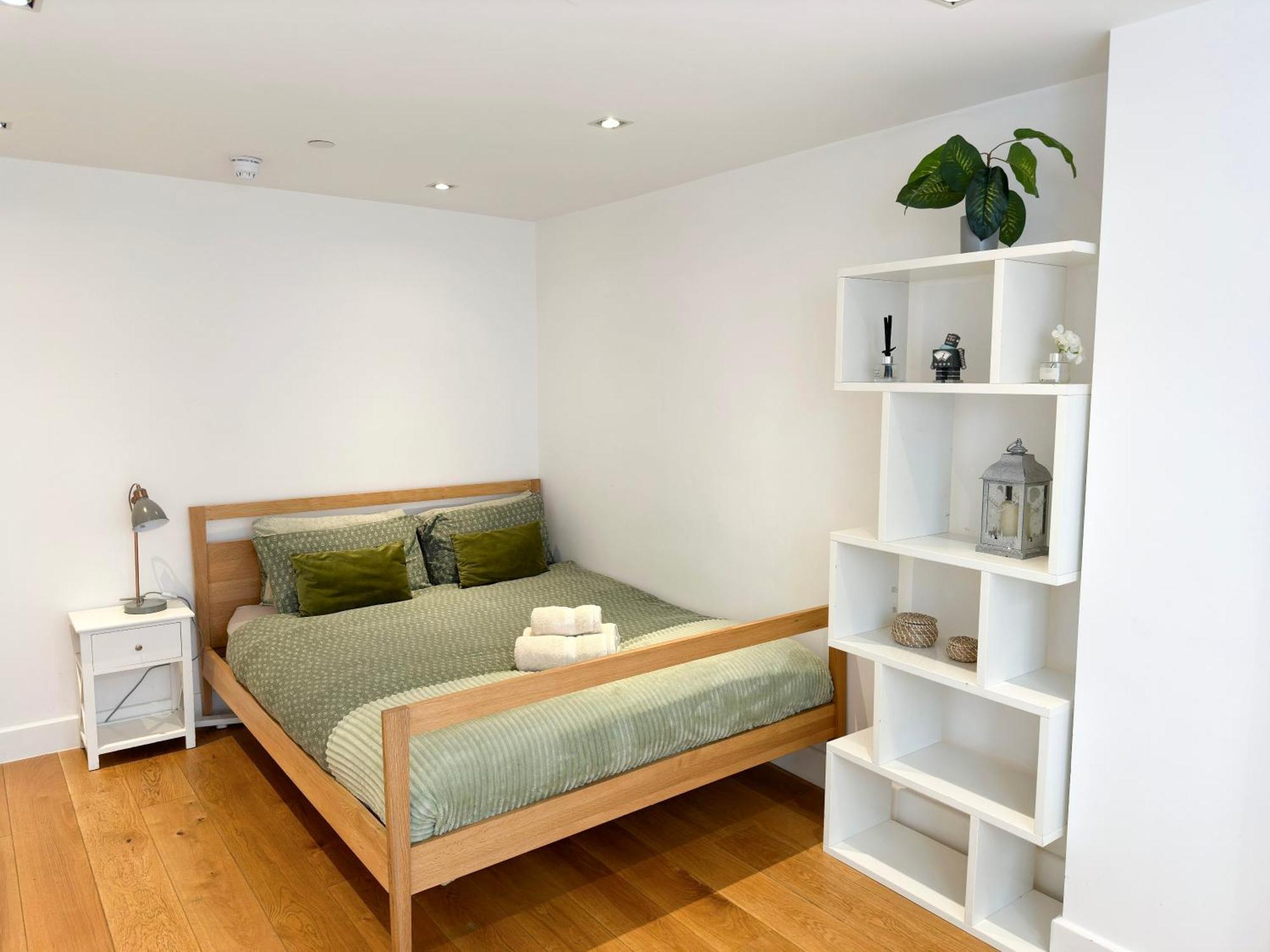 Chic 3 Bedroom Flat With Private Terrace In Holloway Near Finsbury Park لندن المظهر الخارجي الصورة