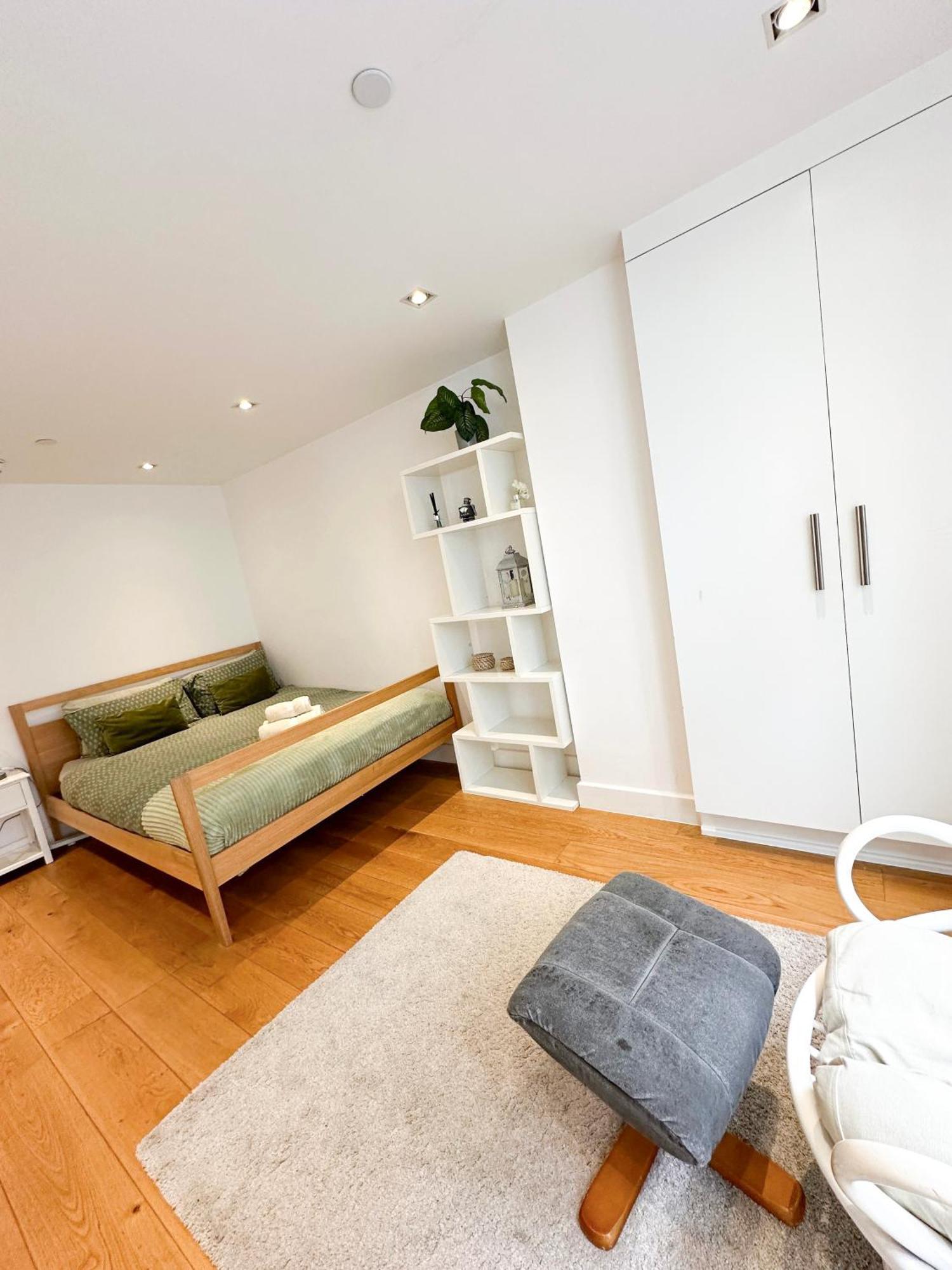 Chic 3 Bedroom Flat With Private Terrace In Holloway Near Finsbury Park لندن المظهر الخارجي الصورة