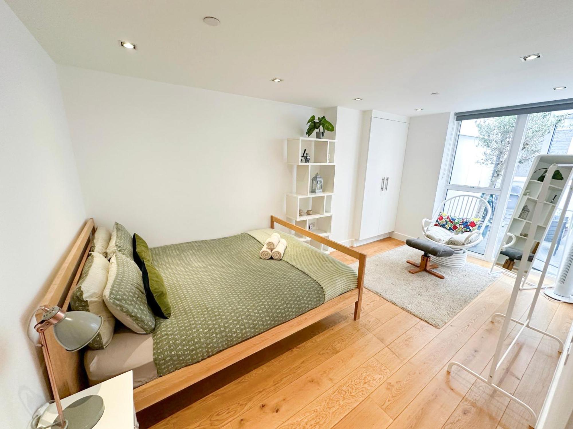 Chic 3 Bedroom Flat With Private Terrace In Holloway Near Finsbury Park لندن المظهر الخارجي الصورة