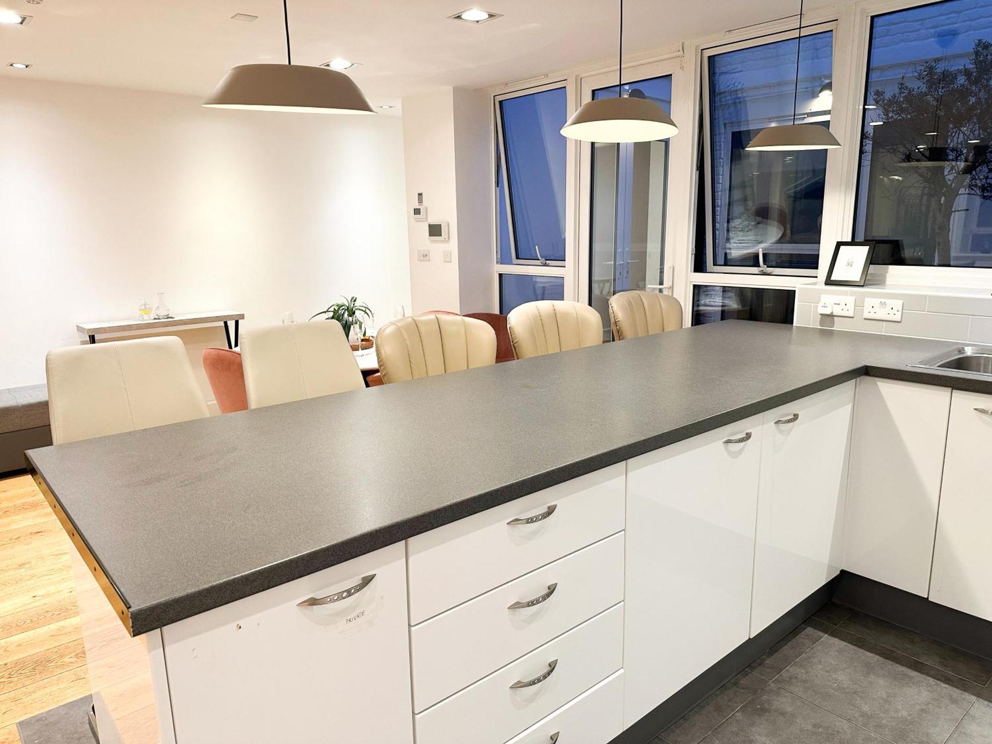 Chic 3 Bedroom Flat With Private Terrace In Holloway Near Finsbury Park لندن المظهر الخارجي الصورة