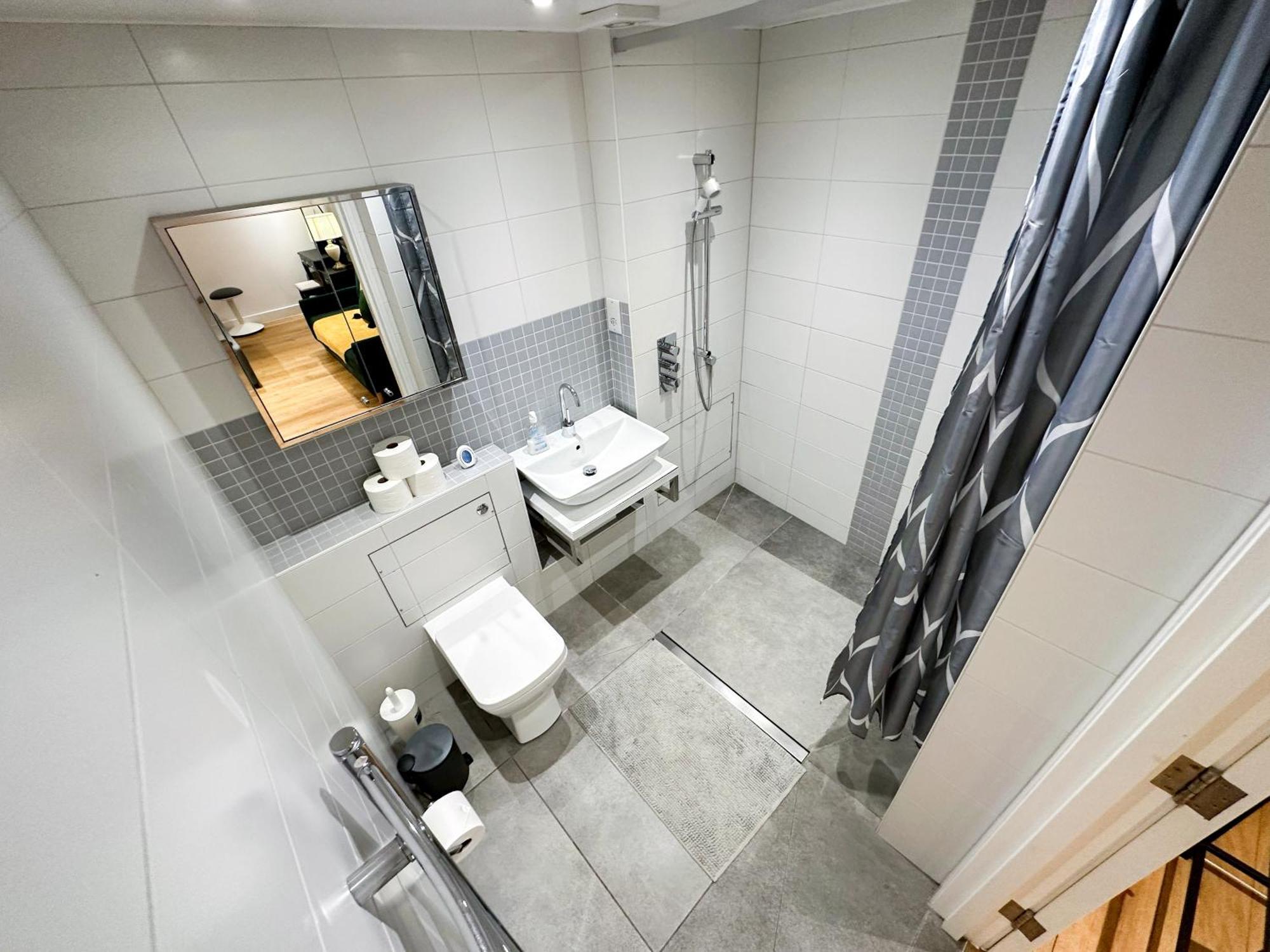 Chic 3 Bedroom Flat With Private Terrace In Holloway Near Finsbury Park لندن المظهر الخارجي الصورة